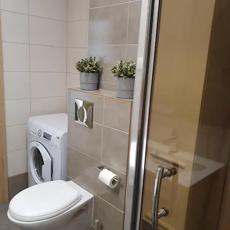 Apartament Z Ogrodem I Parkingiem Poludnie