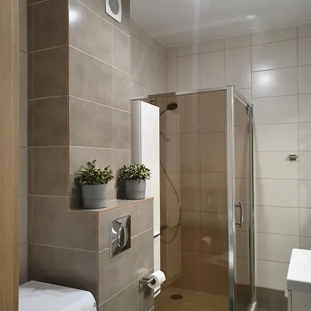 Z Ogrodem I Parkingiem Poludnie Apartament *