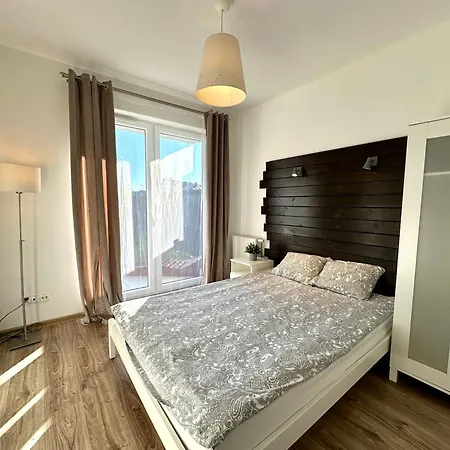 Z Ogrodem I Parkingiem Poludnie Apartament Gdańsk