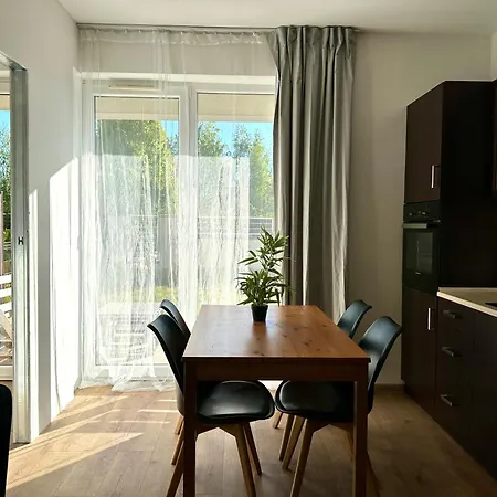 Apartament Z Ogrodem I Parkingiem Poludnie